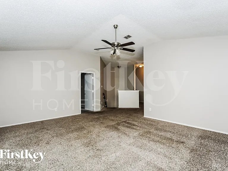 7401 Snow Ridge Dr — Photo 7