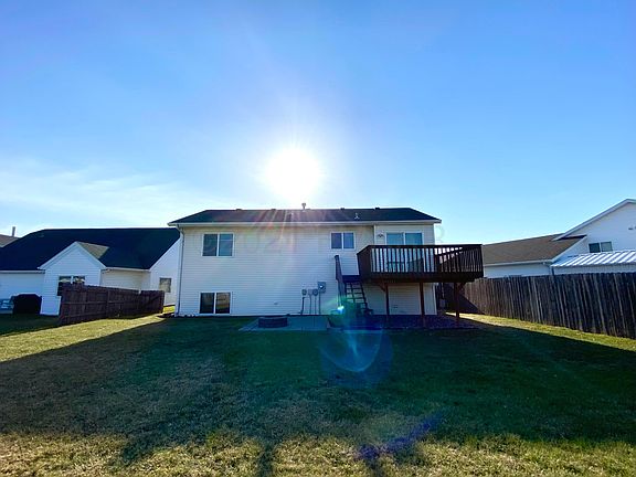 3rd image of 804 Homestead Ct