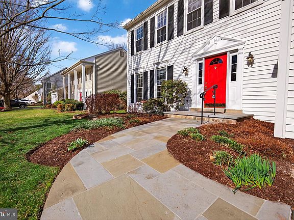 3rd image of 2790 Mansway Dr