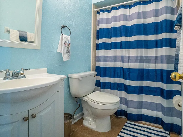 4901 Sandcastle Cir — Photo 23