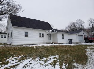 1110 S Lewis St, Bloomfield, IN 47424