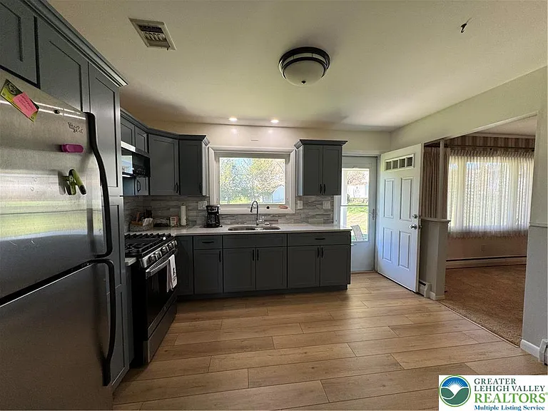 1264 California Ave — Photo 11