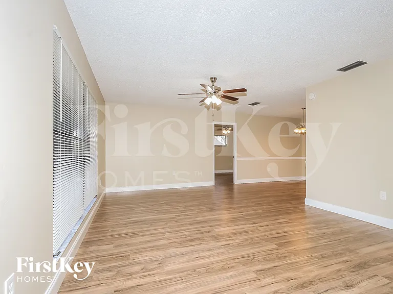 1434 SW Broadview St — Photo 5