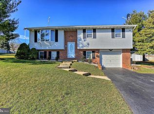48 Colonial Ct, Hanover, PA 17331