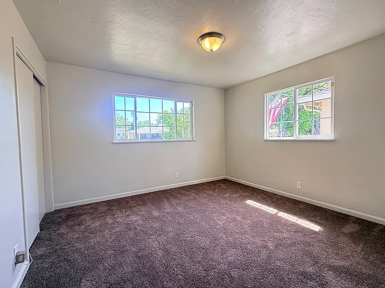 223 E Robinson Ave — Photo 17