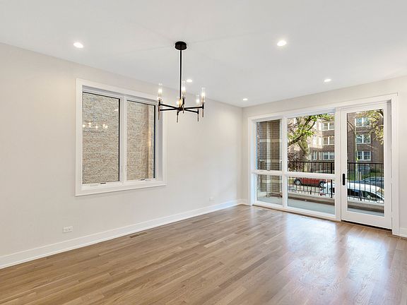3rd image of 2010 N Leavitt St #1