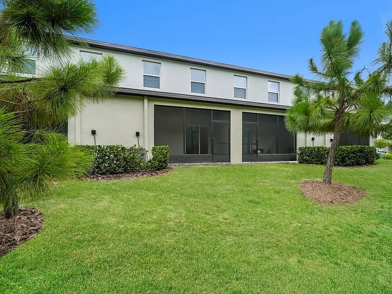 6031 Acara Ln — Photo 22
