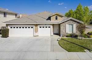 ExteriorFront_Hi-Res-10014279