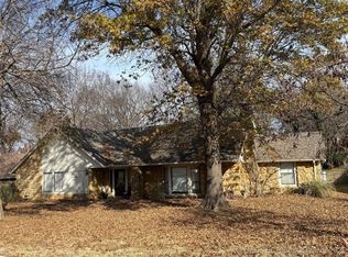 2404 W Driftwood Dr, Claremore, OK 74017