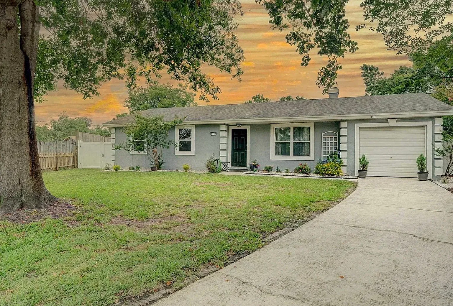 3 bed, 1182 sqft, $2,000 — Photo 2
