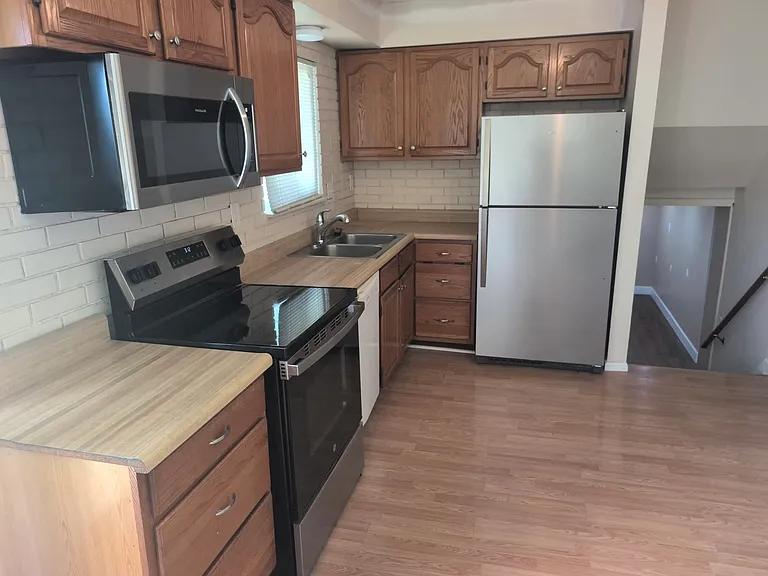 839 Hawthorne Ave — Photo 8
