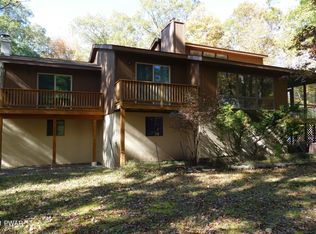 183 Blue Eddy Rd, Hawley, PA 18428