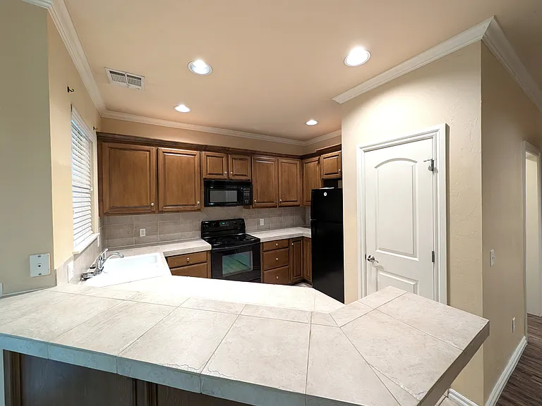 17115 Cedar Dr — Photo 6