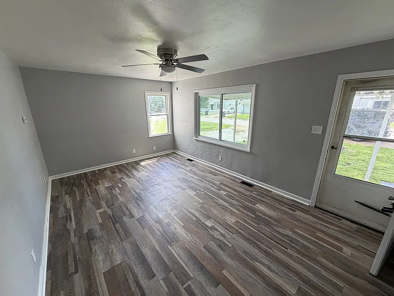 3404 S Grant St — Photo 6
