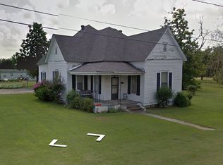 620 E 3rd St, Rector, AR 72461