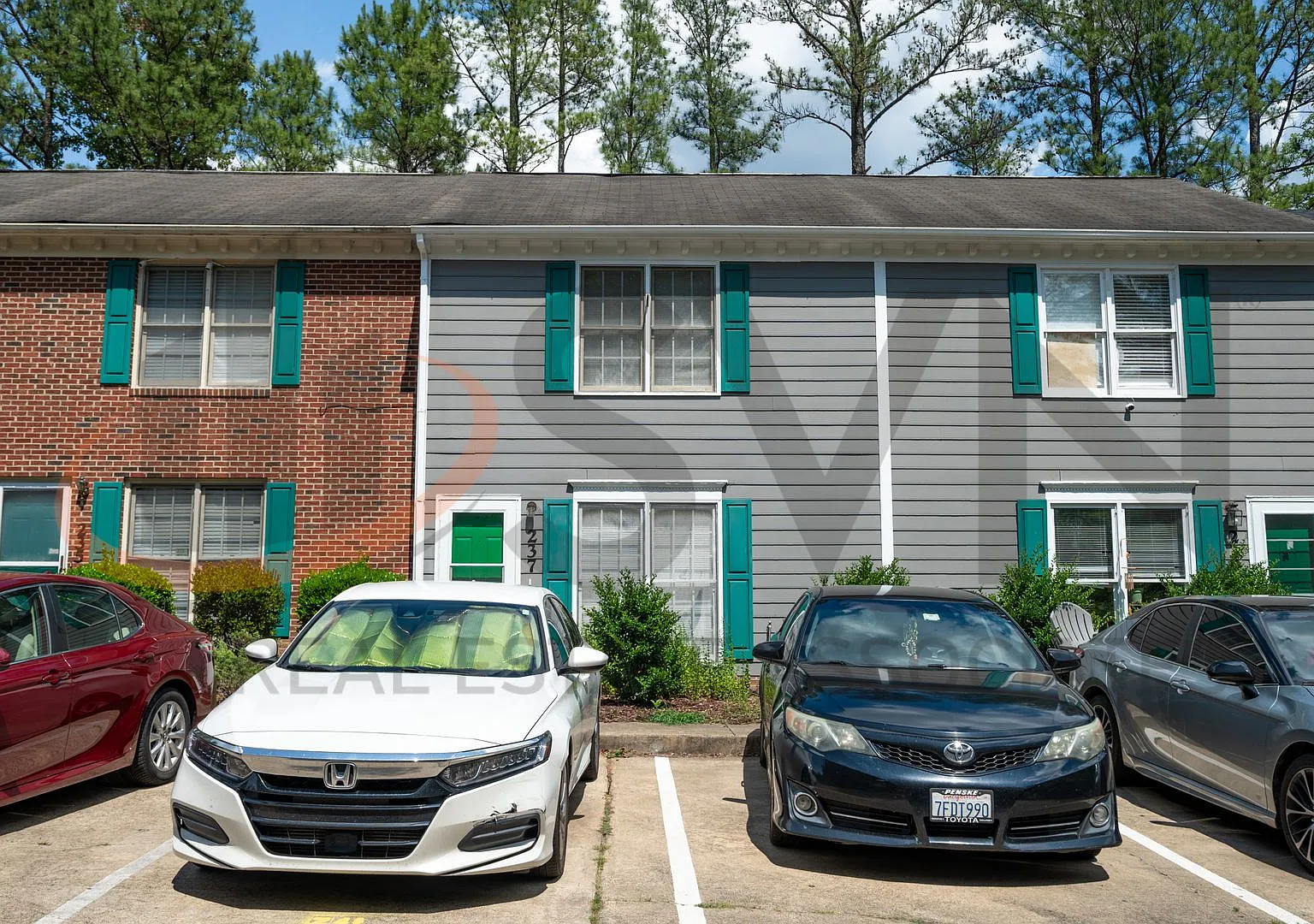 Move In Ready 2BR, 1.5BA Townhome with Brand-New Kitchen Features! — Photo 1