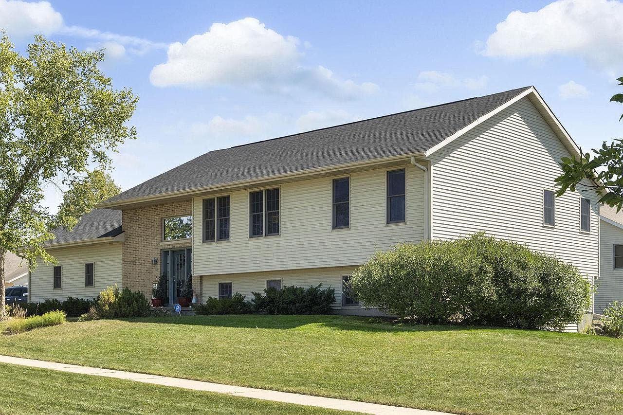 1903 Stonehaven Drive, Sun Prairie, WI 53590 MLS 1962625 Zillow