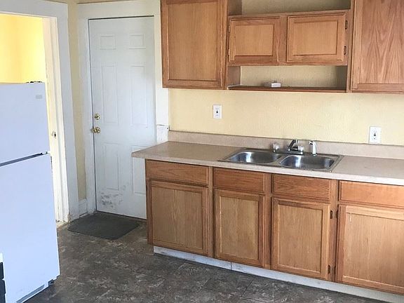 4th image of 13412 Benwood Ave