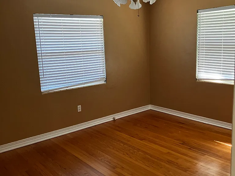 736 Easton Dr — Photo 5