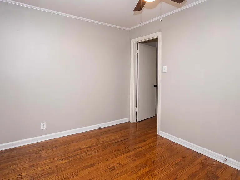 2500 Durwood Rd — Photo 11