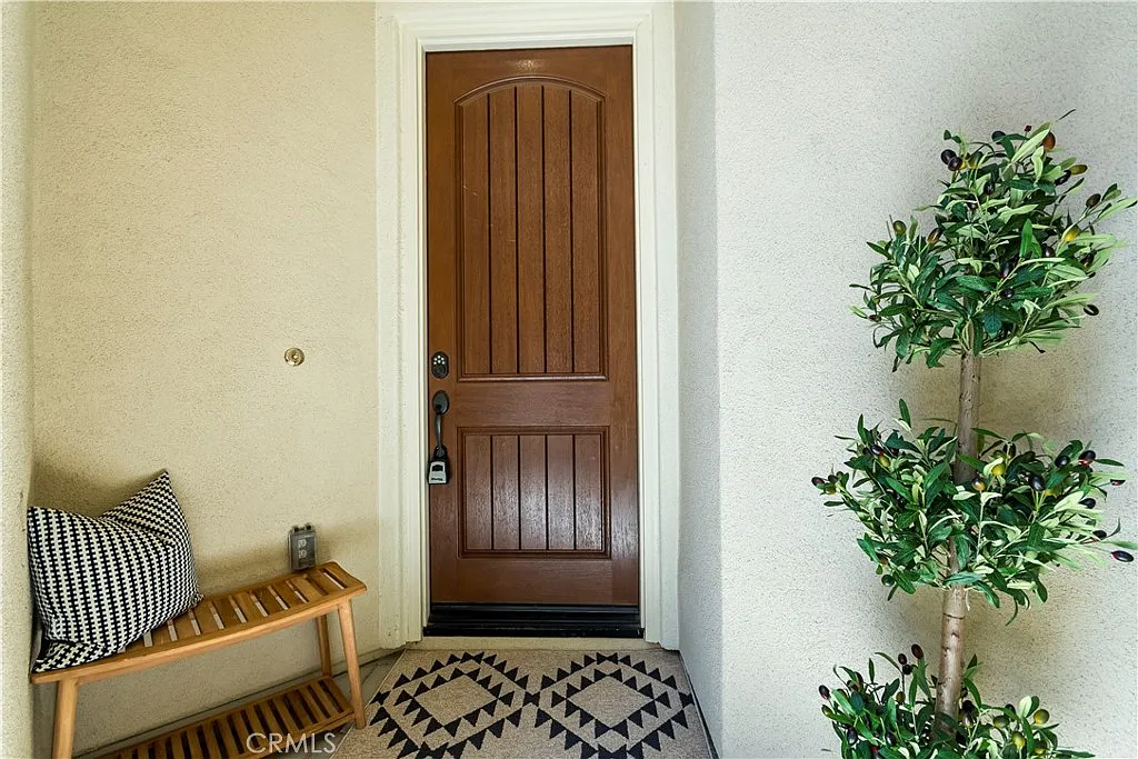 3 bed, 3.5 bath, 1960 sqft, $4,500 — Photo 2