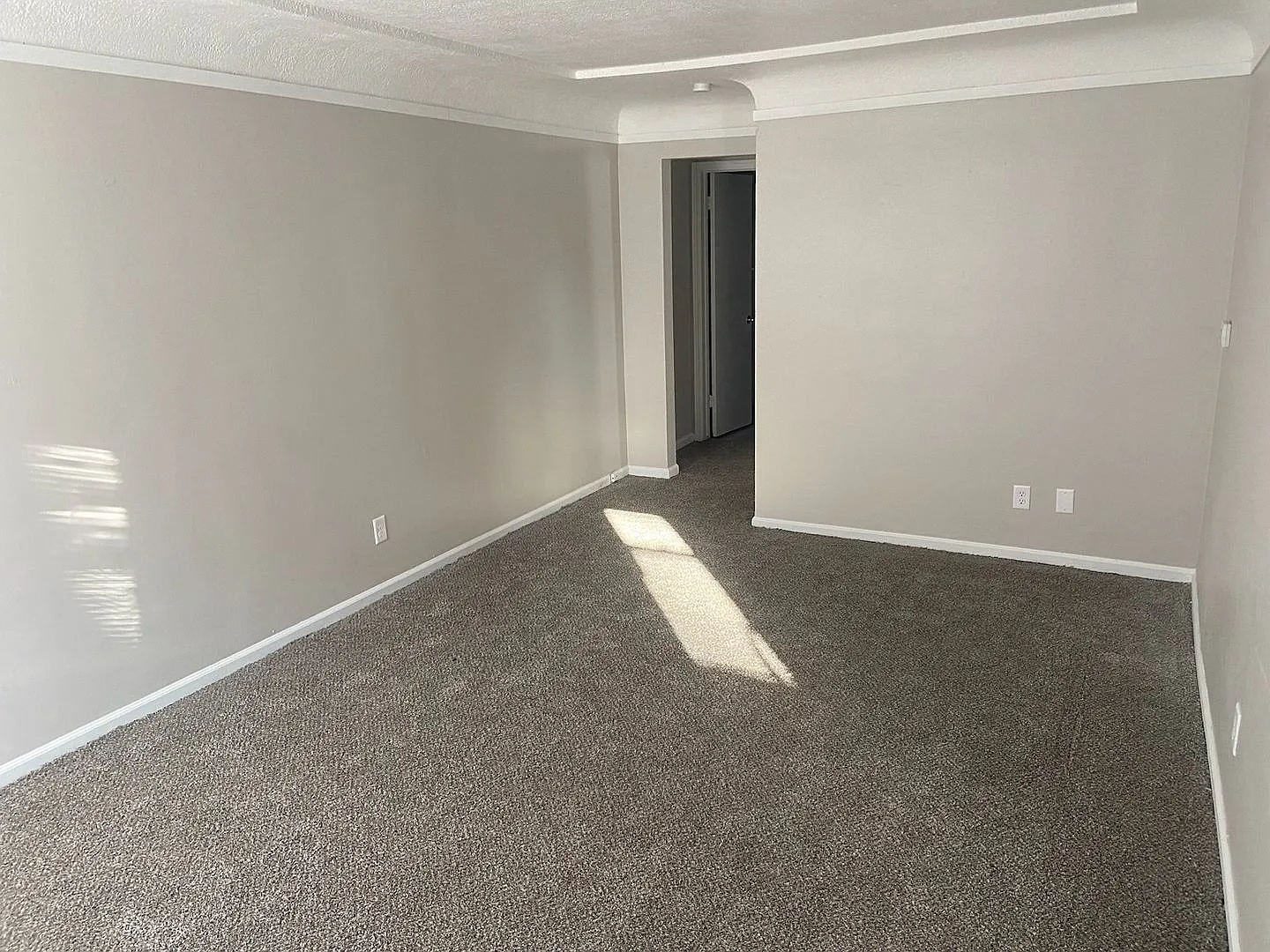 5915 Urbandale Avenue — Photo 2