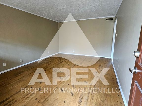 3rd image of 1221 W Parkway Ave #18
