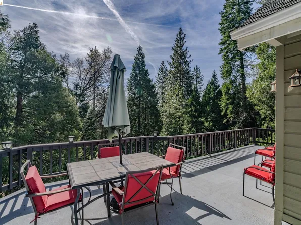 1004 Bear Run Way, Arnold, CA 95223