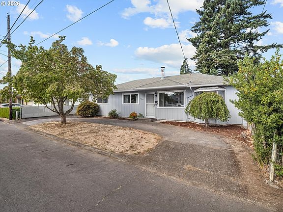 2nd image of 9801 SE Pardee St