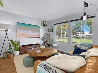 1422 Deauville Pl, Costa Mesa, CA