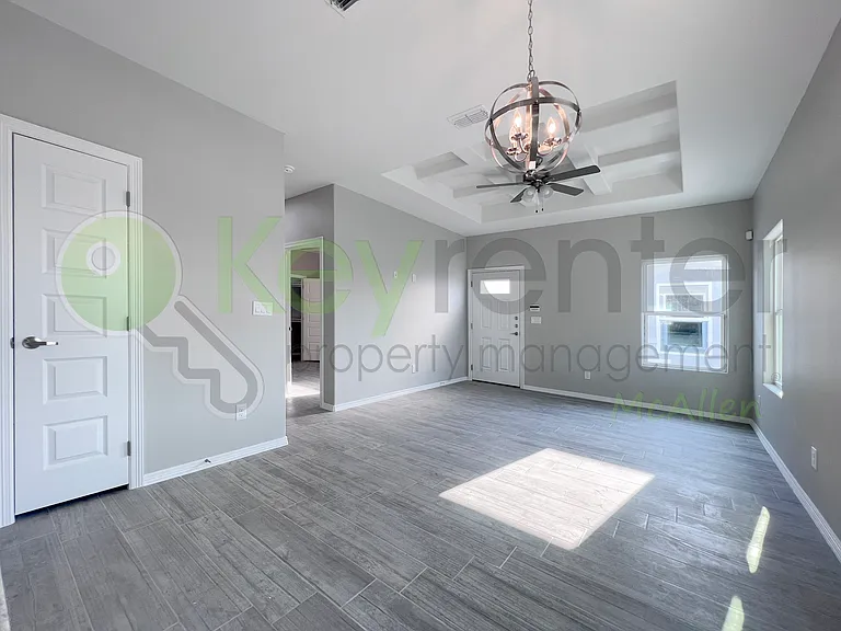 1812 Redbud Ln #1 — Photo 4
