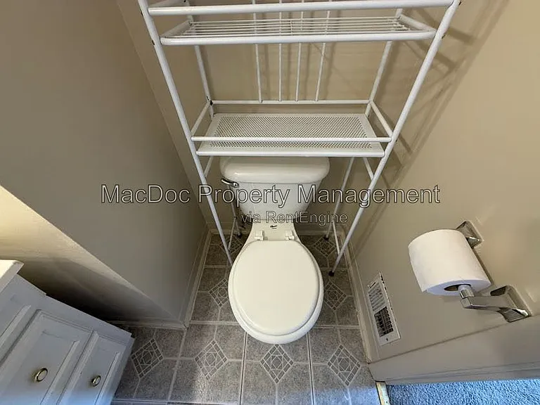 14611 Earlham Ct — Photo 30