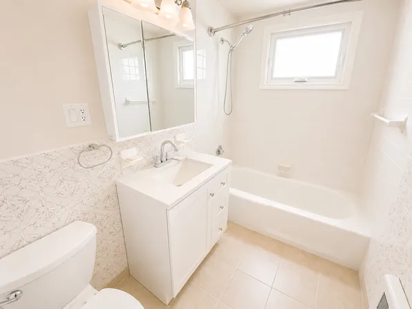 (undisclosed Address), Somerville, MA 02144