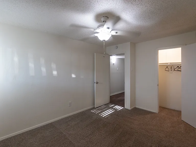 Princeton Court — Photo 44