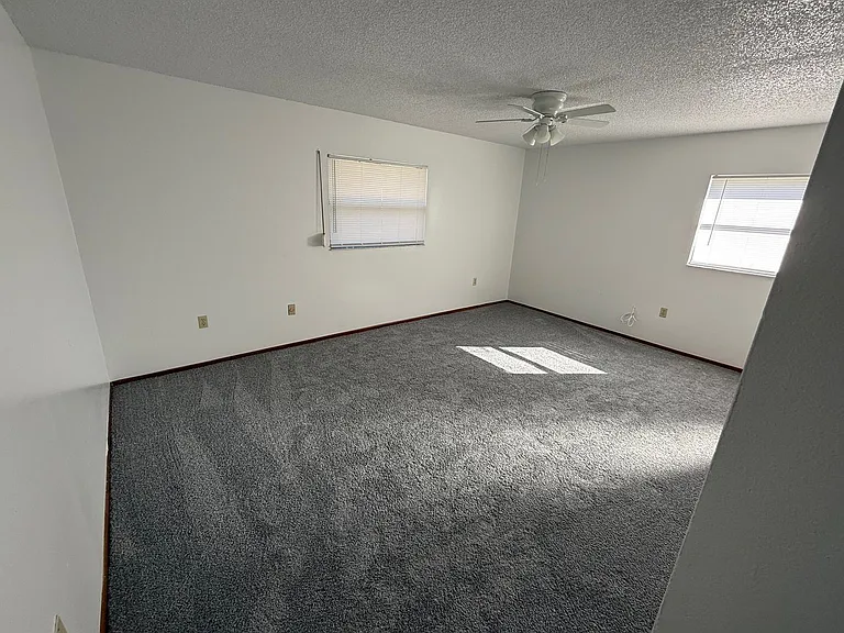 7646 Landmark Dr — Photo 4