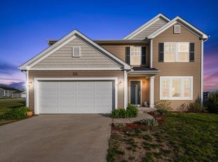 900 View Pointe Dr, Middleville, MI 49333