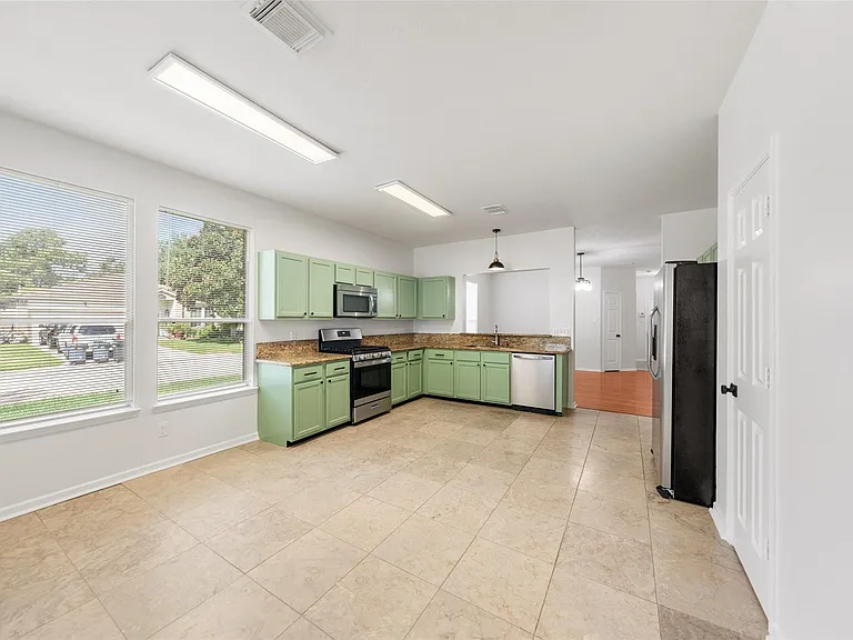 923 Shirefield Ln — Photo 18