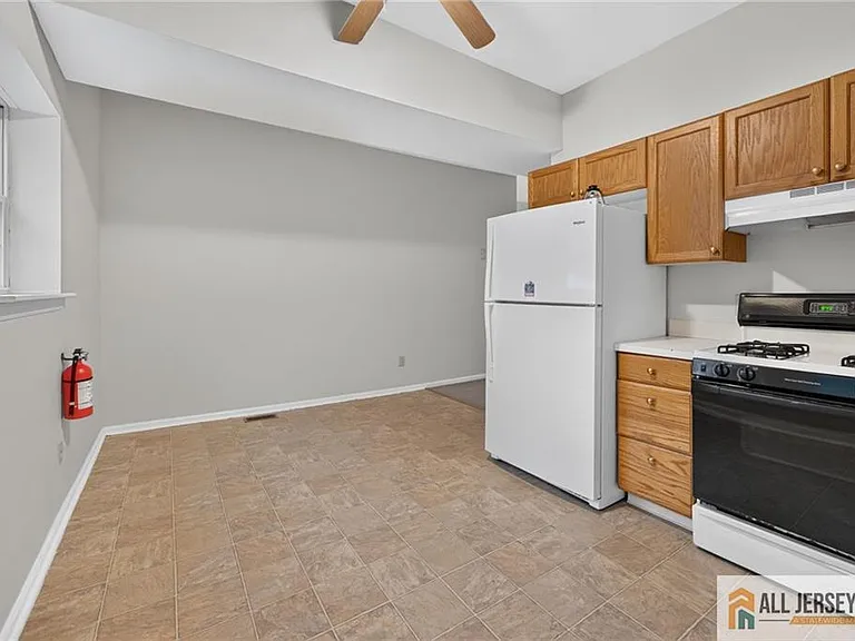 42 Main St #1 — Photo 13