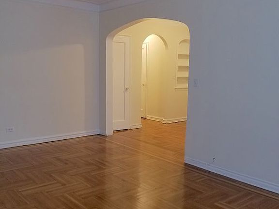 3rd image of 4119 41st St APT 4H