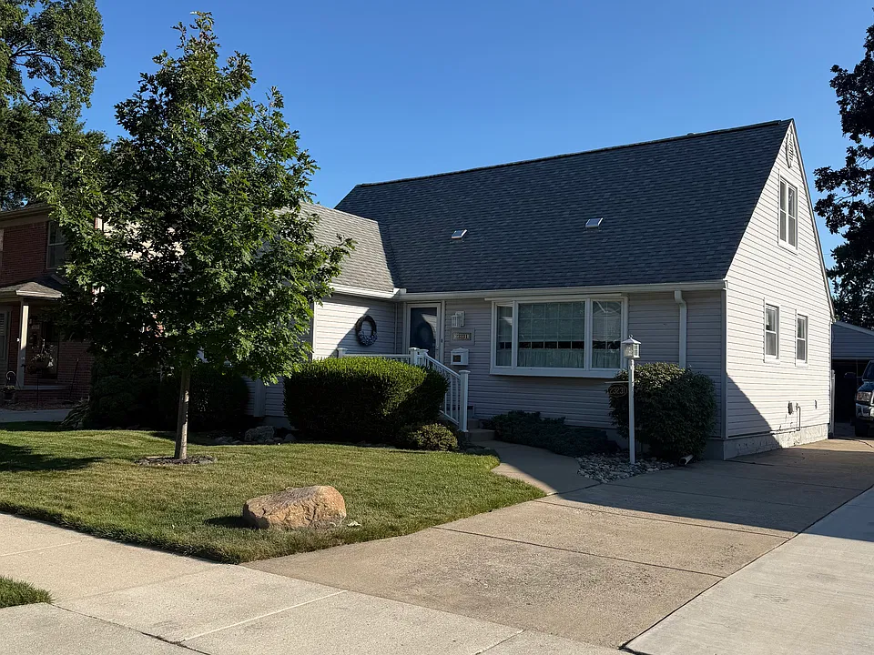 23231 Detour St