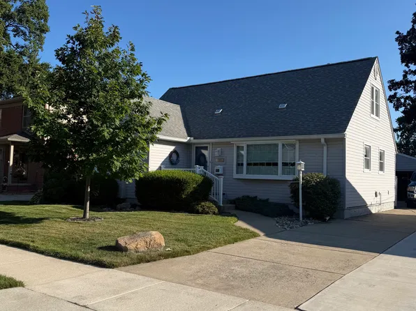 23231 Detour St, Saint Clair Shores, MI 48082