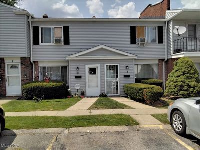 4668 Country Ln, Cleveland, OH, 44128