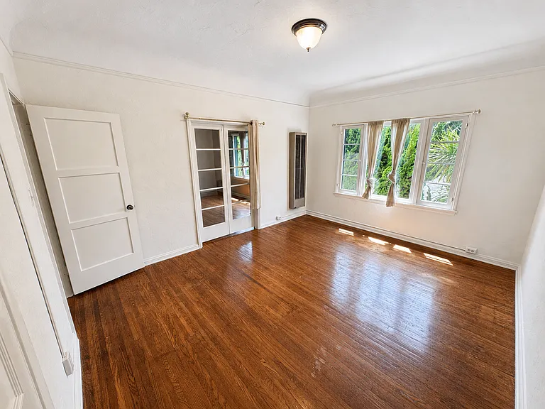 1237 E Santa Clara St — Photo 12