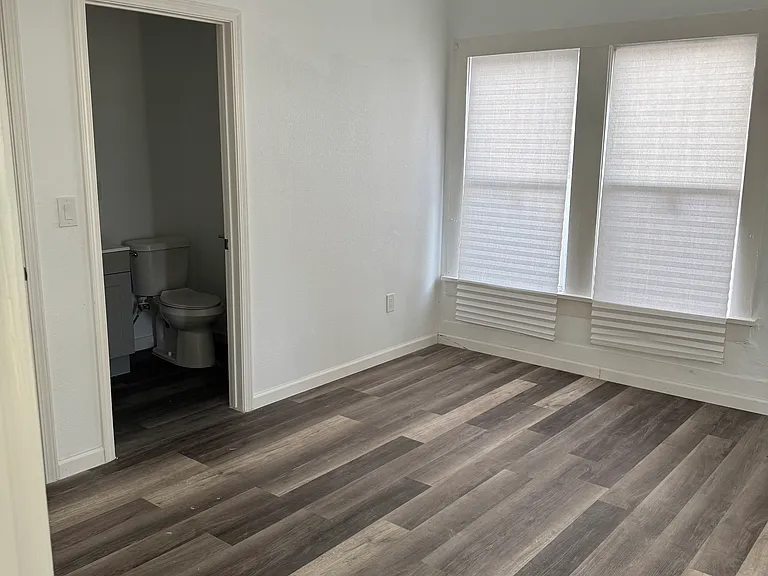 910 Elizabeth St #902 — Photo 7