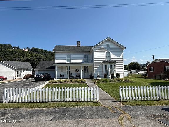 2nd image of 451 Race St