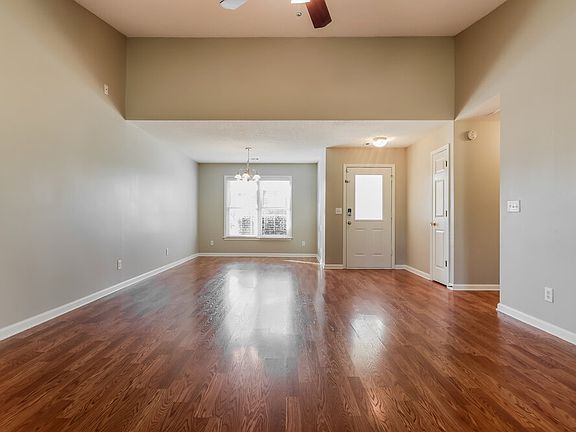 3rd image of 394 Shoal Ct