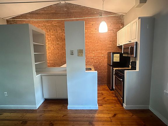 5th image of 604 Chapel St #Ch1