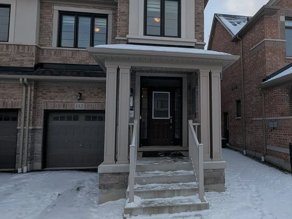 132 Laing Dr