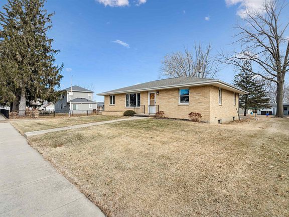 2nd image of 207 Arthur St SW