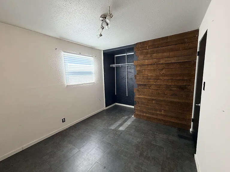 1308 E Indiana Ave — Photo 13